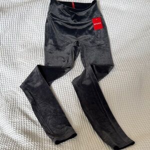 NWT SPANX Velvet Legging Rich Charcoal Grey Medium High Waist Rise Fitted Tight